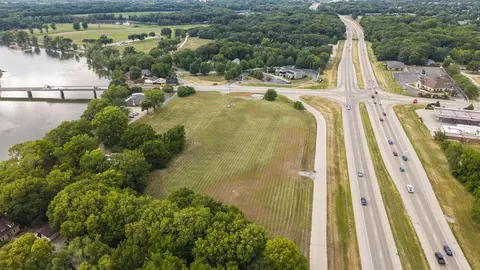 5365 Bridge St, Roscoe, IL 61073 photo 2