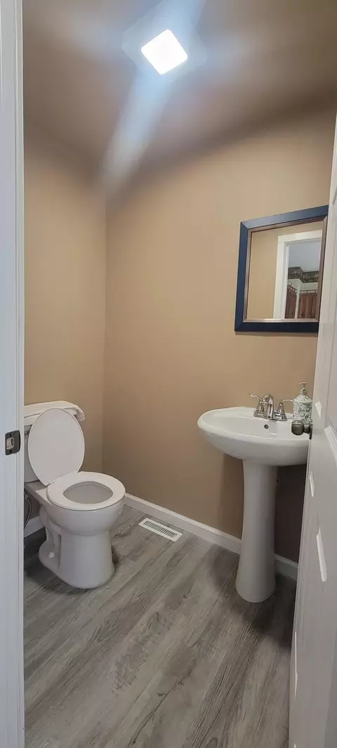 Bath - 1661 Mill Rd, Cherry Valley, IL 61016 photo 2 of 2