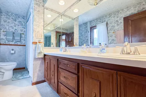 Bath - 1661 Mill Rd, Cherry Valley, IL 61016 photo 1 of 2