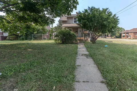 1207 Montague St, Rockford, IL 61102