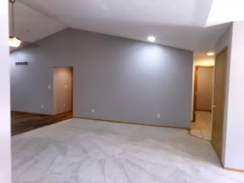 Living - 2080 Cherokee Ct, Freeport, IL 61032 photo 1 of 5
