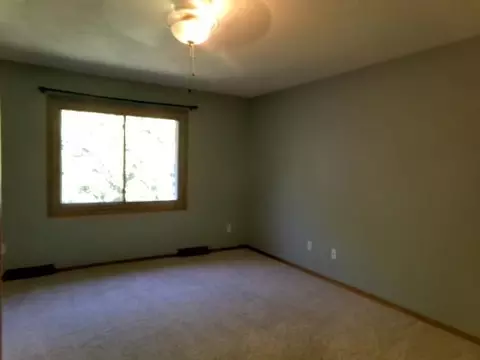 Bedroom - 2080 Cherokee Ct, Freeport, IL 61032 photo 1 of 3