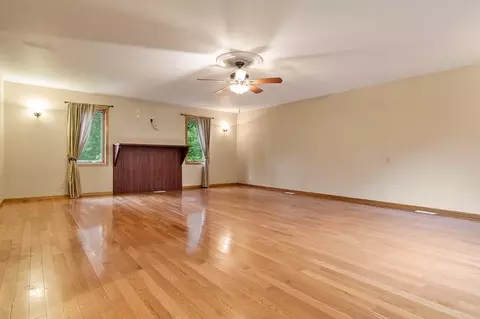 Living - 8351 Snaresbrook Rd, Roscoe, IL 61073 photo 6 of 12