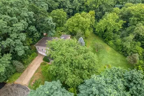 View/Area - 8351 Snaresbrook Rd, Roscoe, IL 61073 photo 3 of 5