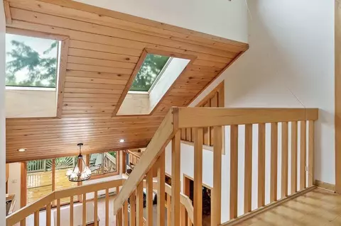 Entry Way - 8351 Snaresbrook Rd, Roscoe, IL 61073 photo 6 of 8