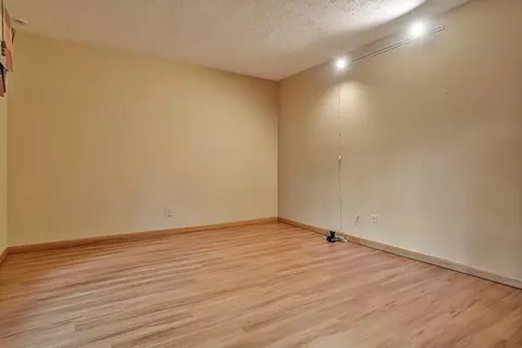 Living - 8351 Snaresbrook Rd, Roscoe, IL 61073 photo 5 of 12