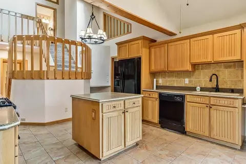 Kitchen - 8351 Snaresbrook Rd, Roscoe, IL 61073 photo 3 of 5