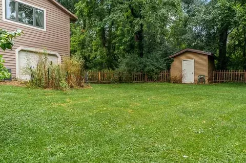 Exterior - 8351 Snaresbrook Rd, Roscoe, IL 61073 photo 12 of 13
