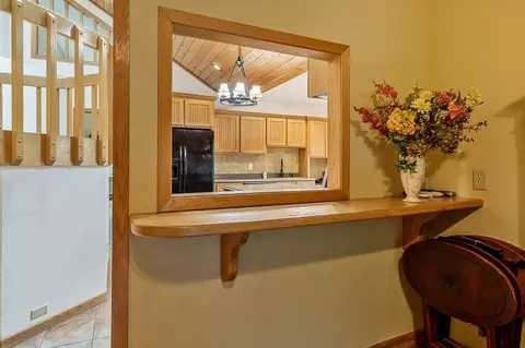 Entry Way - 8351 Snaresbrook Rd, Roscoe, IL 61073 photo 1 of 8