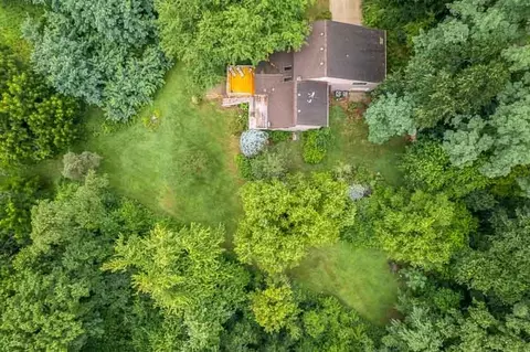 View/Area - 8351 Snaresbrook Rd, Roscoe, IL 61073 photo 2 of 5