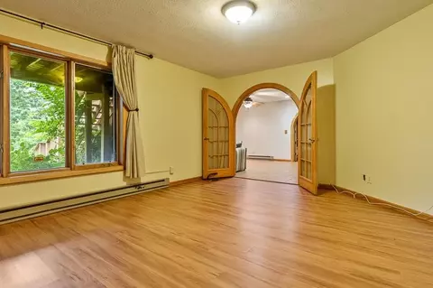 Living - 8351 Snaresbrook Rd, Roscoe, IL 61073 photo 2 of 12