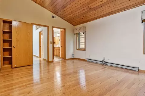 Bedroom - 8351 Snaresbrook Rd, Roscoe, IL 61073 photo 6 of 6