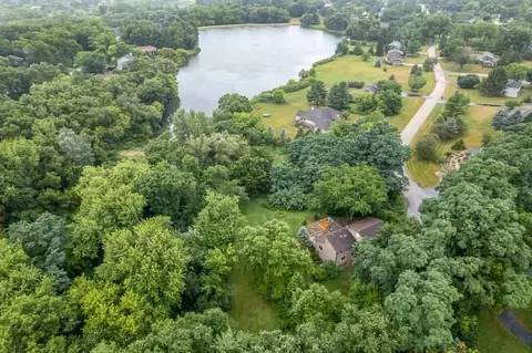 View/Area - 8351 Snaresbrook Rd, Roscoe, IL 61073 photo 1 of 5