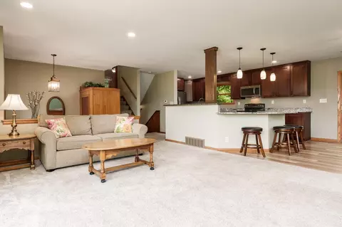 12451 Chuckanut Dr, Roscoe, IL 61073 photo 8