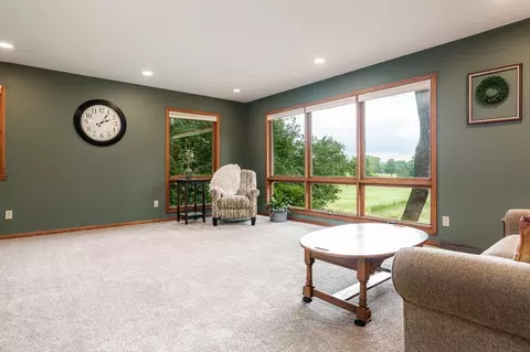 12451 Chuckanut Dr, Roscoe, IL 61073 photo 6