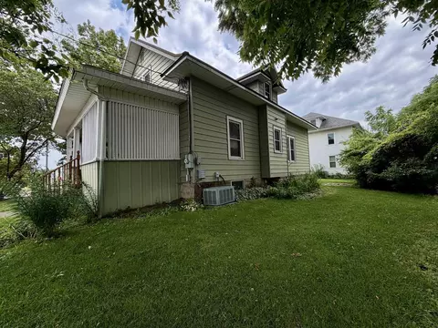 Exterior - 109 E Rapp St, Mount Carroll, IL 61053 photo 2 of 7