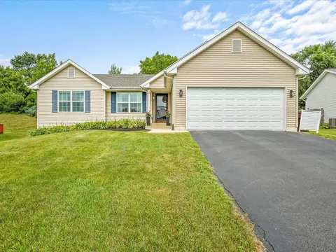 3418 Citadel Dr, Rockford, IL 61109
