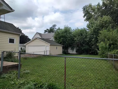 Exterior - 606 E Perry St, Belvidere, IL 61008 photo 1 of 2