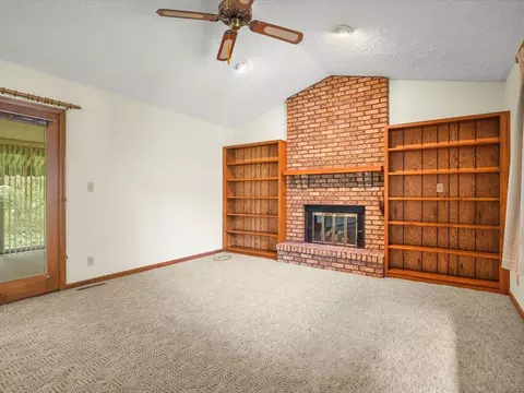 Living - 5431 Murphys Run, Roscoe, IL 61073 photo 6 of 9