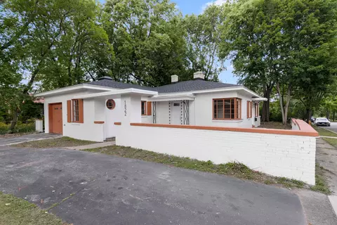 1822 E State St, Rockford, IL 61107