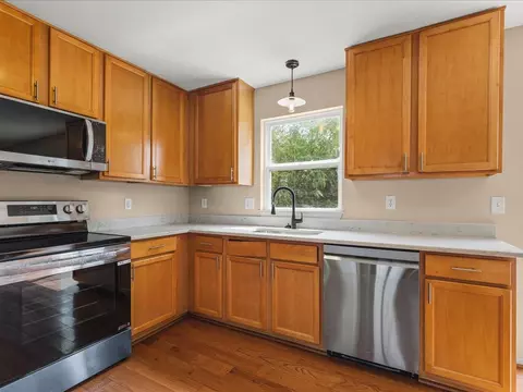 Kitchen - 5571 Thribble Cross, Roscoe, IL 61073 photo 3 of 3