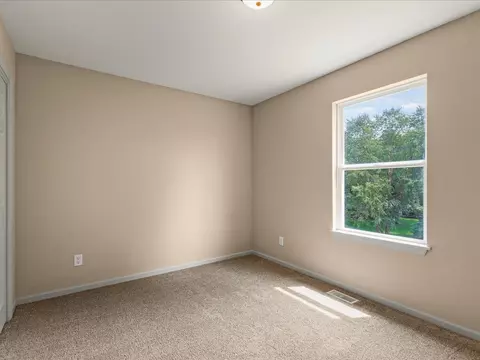 Bedroom - 5571 Thribble Cross, Roscoe, IL 61073 photo 6 of 9