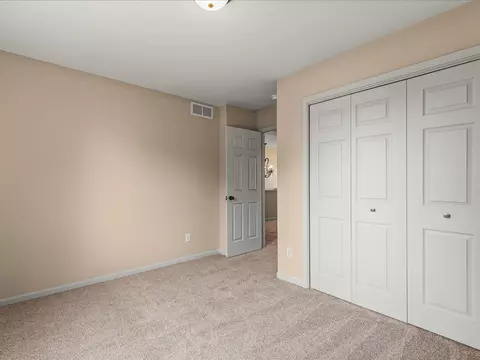 Bedroom - 5571 Thribble Cross, Roscoe, IL 61073 photo 7 of 9