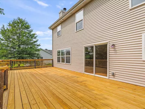 Exterior - 5571 Thribble Cross, Roscoe, IL 61073 photo 5 of 9