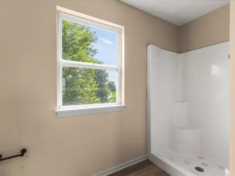 Bath - 5571 Thribble Cross, Roscoe, IL 61073 photo 3 of 5