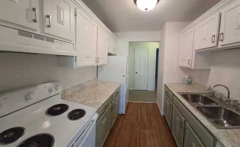 Kitchen - 700 Kiwanis Dr, Freeport, IL 61032 photo 3 of 3