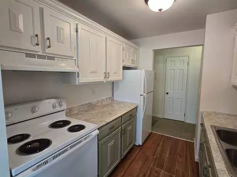 Kitchen - 700 Kiwanis Dr, Freeport, IL 61032 photo 1 of 3