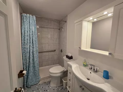 Bath - 700 Kiwanis Dr, Freeport, IL 61032 photo 1 of 1