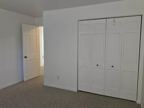 Bedroom - 700 Kiwanis Dr, Freeport, IL 61032 photo 3 of 8