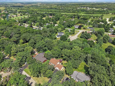 View/Area - 7797 N Gate Rd, Roscoe, IL 61073 photo 3 of 6