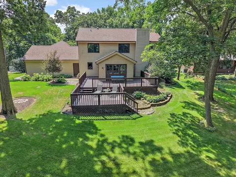Exterior - 7797 N Gate Rd, Roscoe, IL 61073 photo 17 of 17