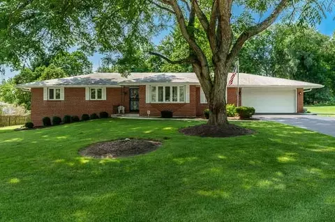 1441 Chokecherry Dr, Rockford, IL 61108