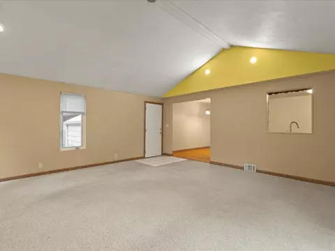 1407 Vassar Rd, Rockford, IL 61103 photo 21