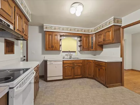 1407 Vassar Rd, Rockford, IL 61103 photo 16