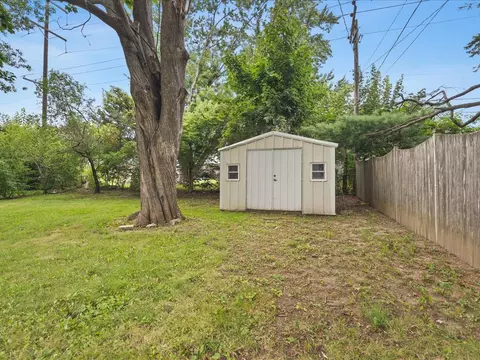 1407 Vassar Rd, Rockford, IL 61103 photo 32