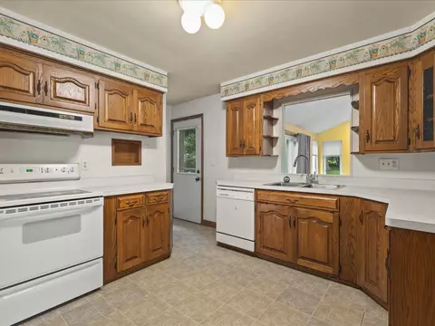 1407 Vassar Rd, Rockford, IL 61103 photo 19