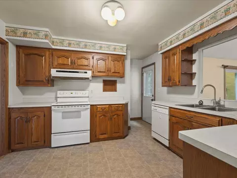1407 Vassar Rd, Rockford, IL 61103 photo 17