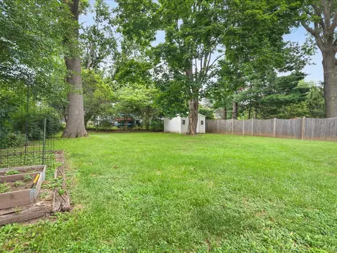 1407 Vassar Rd, Rockford, IL 61103 photo 31