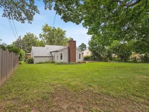 1407 Vassar Rd, Rockford, IL 61103 photo 33