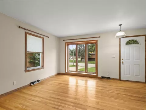 1407 Vassar Rd, Rockford, IL 61103 photo 8