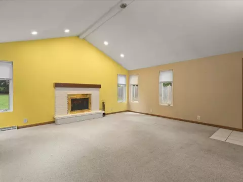 1407 Vassar Rd, Rockford, IL 61103 photo 23