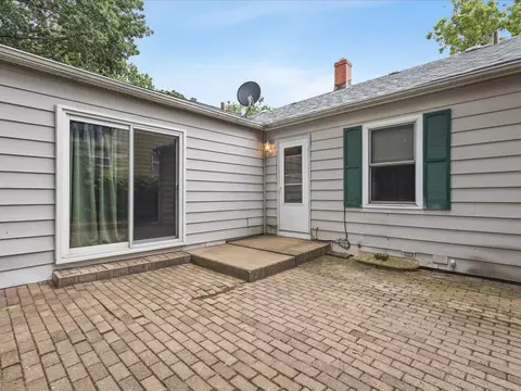 1407 Vassar Rd, Rockford, IL 61103 photo 28