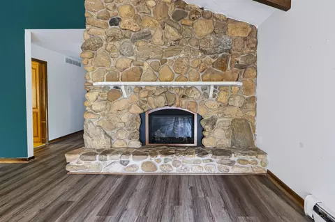 Living - 7901 Louella Dr, Roscoe, IL 61073 photo 4 of 4