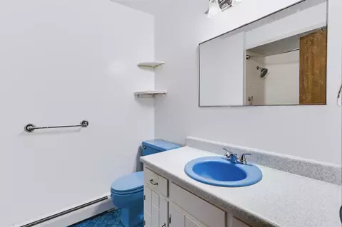 Bath - 7901 Louella Dr, Roscoe, IL 61073 photo 2 of 2
