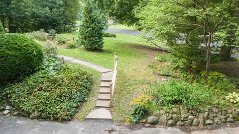 Exterior - 7901 Louella Dr, Roscoe, IL 61073 photo 10 of 11
