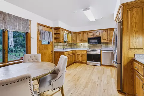 Kitchen - 7901 Louella Dr, Roscoe, IL 61073 photo 2 of 4